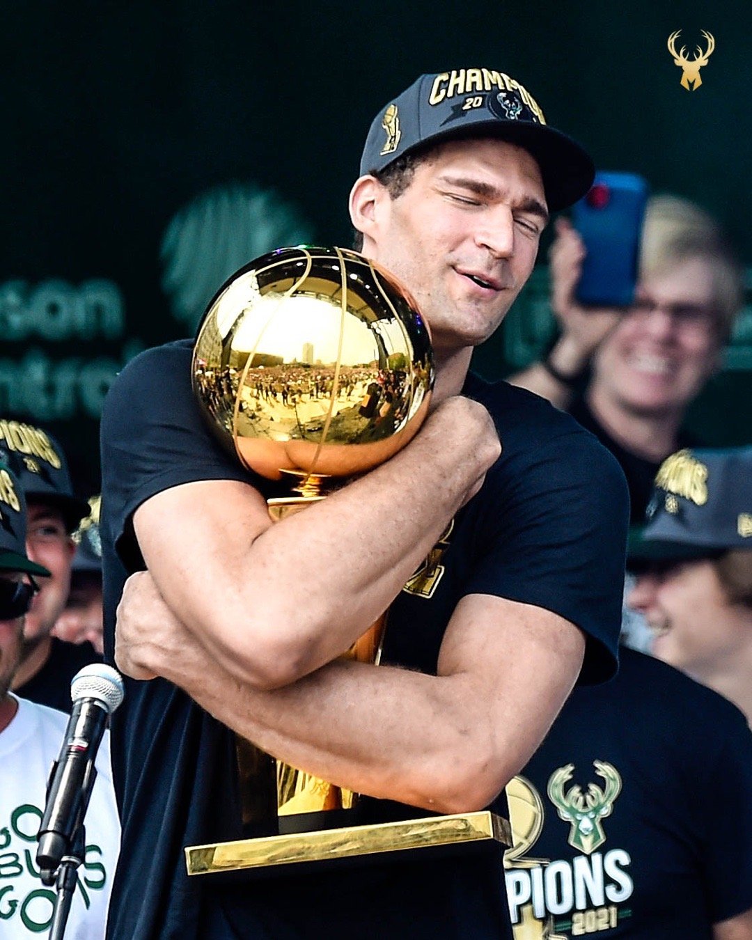 详细阅读:关于欧冠转会期再迎强敌;密尔沃基雄鹿队长鼓劲;主帅态度:赛场秩序良好;团队化学反应显著的信息-米兰网页版 关于欧冠转会期再迎强敌;密尔沃基雄鹿队长鼓劲;主帅态度:赛场秩序良好;团队化学反应显著的信息-米兰网页版